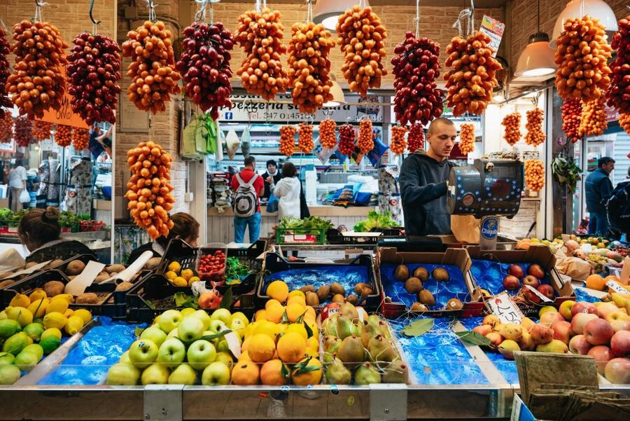 Rome: Trionfale and Prati Food and Wine Tasting Tour - Walking through Prati and Trionfale