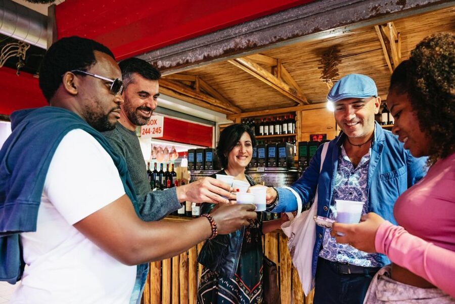 Rome: Trionfale and Prati Food and Wine Tasting Tour - Spending 90 minutes at Mercato Trionfale