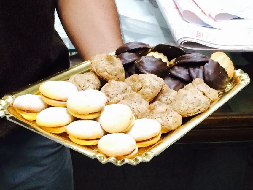 Rome: Twilight Trastevere Food Tour with Wine Tasting - A full dinner, not just a few samples