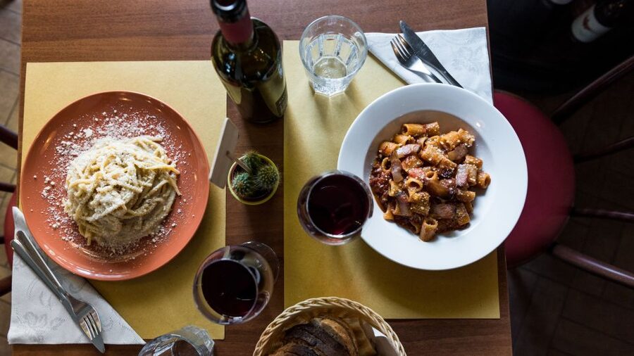 Rome: Twilight Trastevere Food Tour with Wine Tasting - Fried artichokes, street food, and Roman flavors