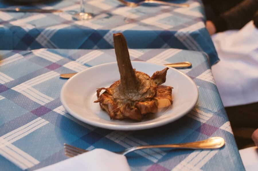 Rome: Twilight Trastevere Food Tour with Wine Tasting - The guide can make or break the evening