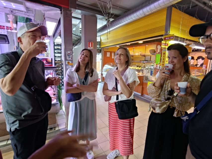 Rome: Vatican Street Food and Wine Tour with Farmers Market - Why this food walk works near the Vatican