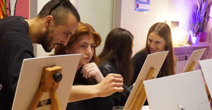 Rome: Wine and Paint Experience in Piazza Navona - Key points to know before booking