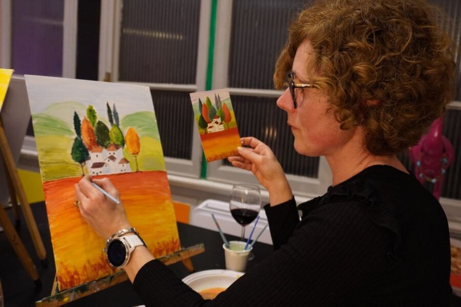 Rome: Wine and Paint Experience in Piazza Navona - A good choice for couples, friends, and solo visitors