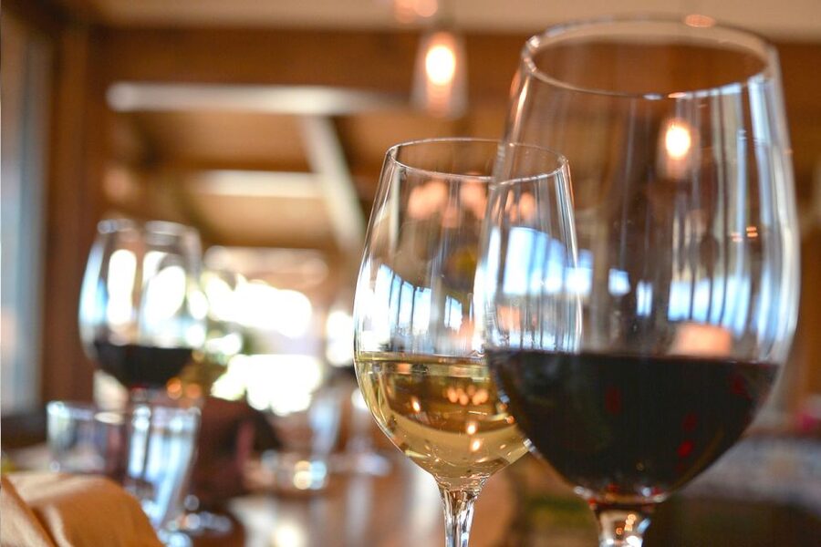 San Gimignano: Lunch or Dinner at a Winery with Wine Tasting - Buying wine to take home