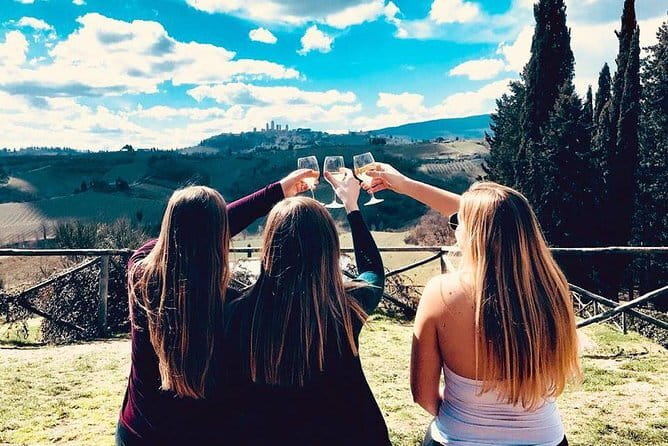 San Gimignano, Siena, Monteriggioni, Chianti Day Trip with Lunch & Wine Tasting - Walking, clothing, and small practical details