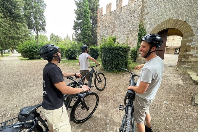 San Gimignano, Siena, Monteriggioni, Chianti Day Trip with Lunch & Wine Tasting - Who should book this day trip?