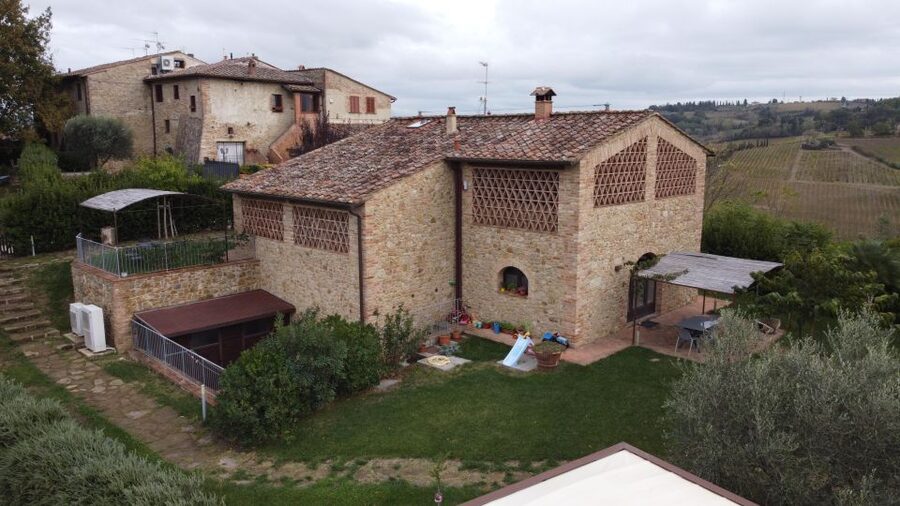 San Gimignano: Vineyard and Cellar Tour with Wine Tasting - Inside the cellar, where grapes become wine