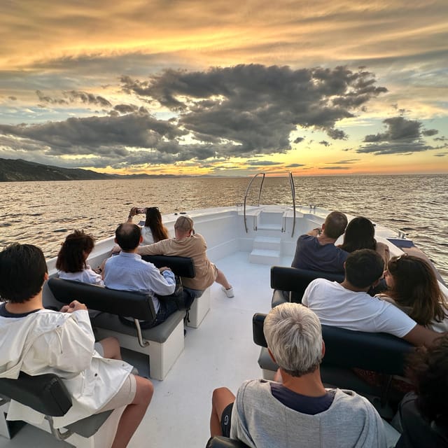 San Sebastian: 2 Bays Evening or Sunset Boat Tour with Cava - Why this two-hour boat trip is different