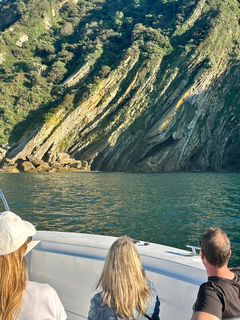 San Sebastian: 2 Bays Evening or Sunset Boat Tour with Cava - Sunset, cava, and the final view of San Sebastian