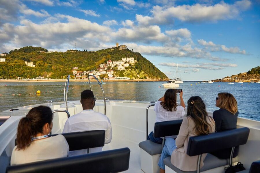 San Sebastian: 2 Bays Evening or Sunset Boat Tour with Cava - What the $77 price gets you