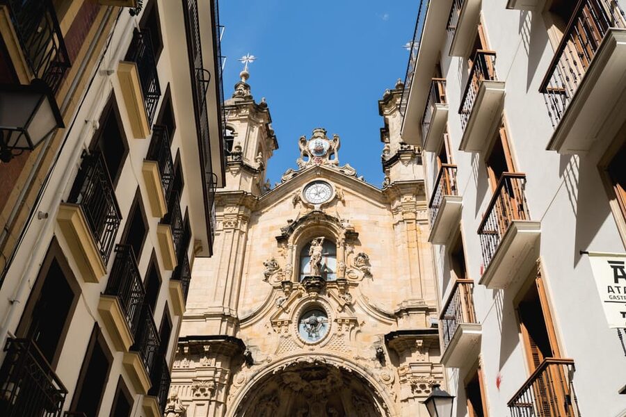 San Sebastian Food Tour: Pintxo Tasting Paired with Wines - A practical first evening in San Sebastian