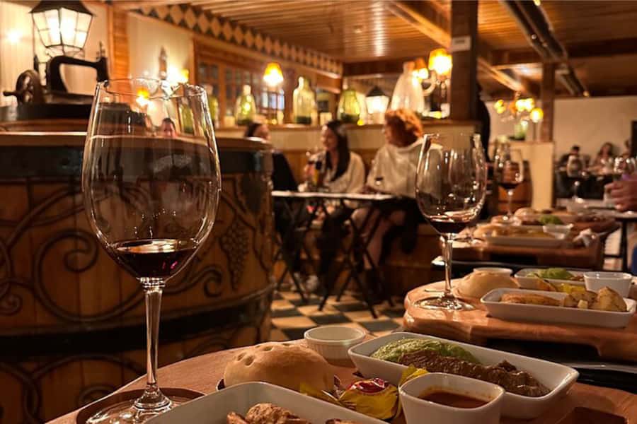 Santiago: Alyan Winery Sunset with Wine Tastings and Dinner - Who should book this afternoon?