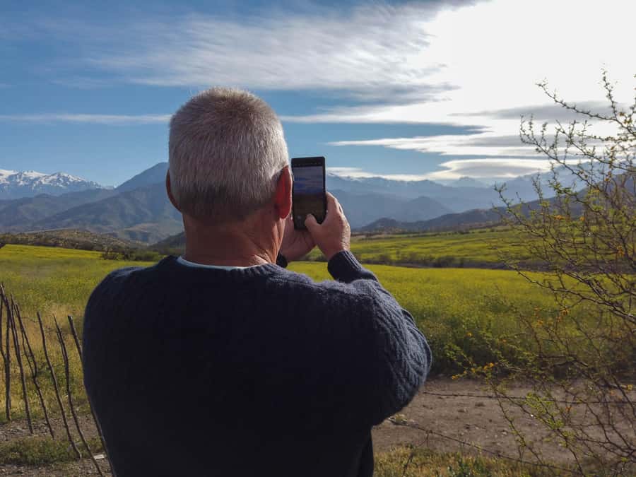 Santiago: Inca Lagoon Tour with Local Vineyard and Tasting - Guides, languages, and the feel of the group