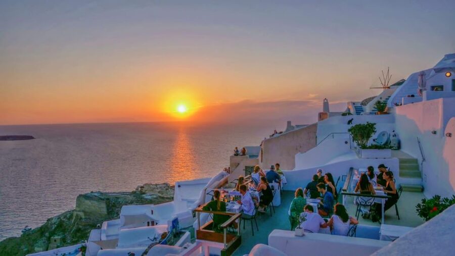 Santorini: Wine Tour with Sunset in Oia - Who will get the most from this wine tour