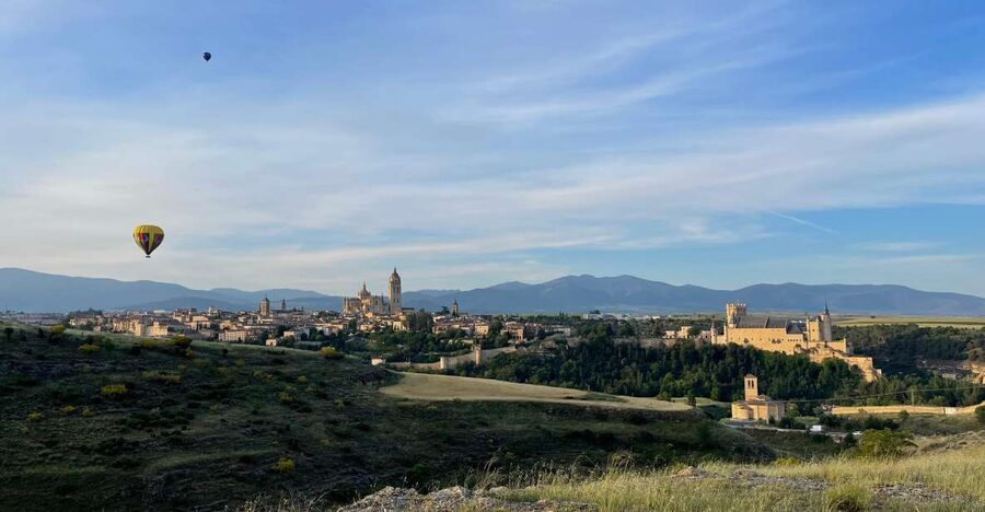 Segovia: Hot-air balloon ride with cava toast - Why a balloon gives you a different Segovia
