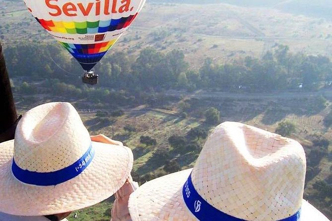 Seville Hot-Air Balloon Ride with Breakfast, Cava & Hotel Pick up - Watching the balloon come alive
