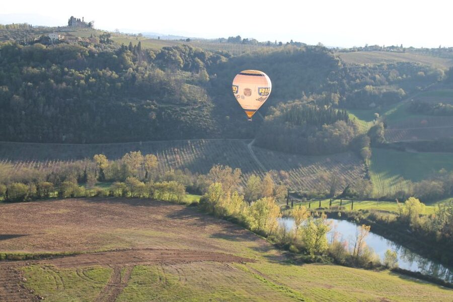 Siena: Balloon Flight Over Tuscany with a Glass of Wine - Why the small group matters