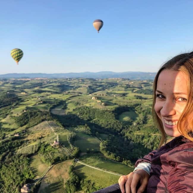 Siena: Balloon Flight Over Tuscany with a Glass of Wine - Preparing the balloon with the crew