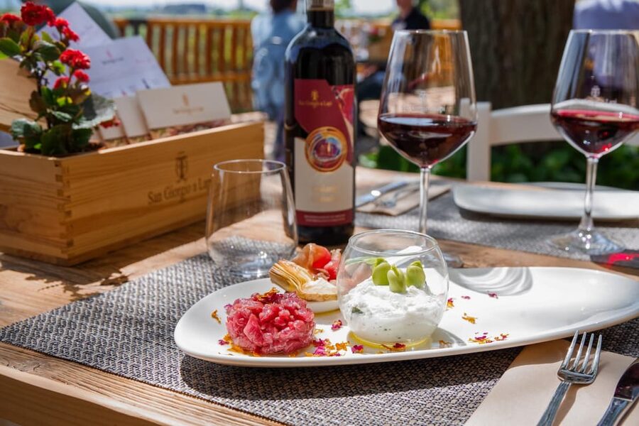 Siena: winery tour, wine tasting and lunch - The guides and the family-run atmosphere