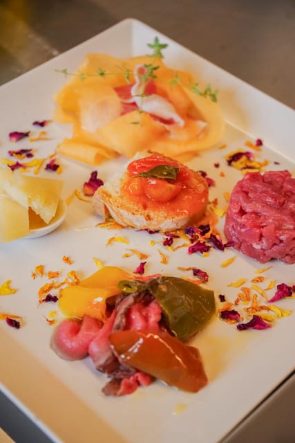 Siena: winery tour, wine tasting and lunch - Timing, language, and practical details