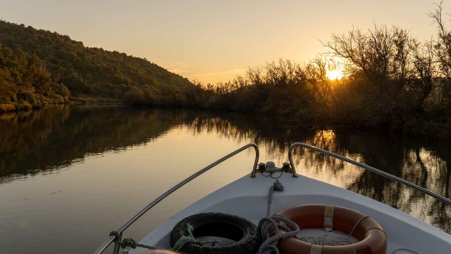 Silves History - Nature Boat Tour - free drink and Port wine - What the small group changes