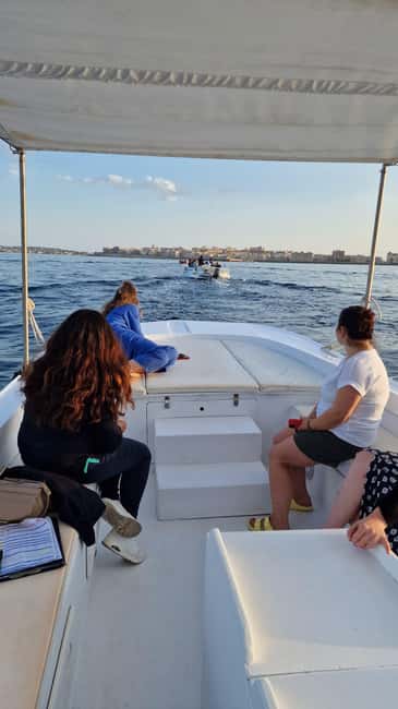 Siracusa: Ortigia & Sea Caves Boat Tour w/ Prosecco & Fruit - Seeing Ortigia from the water