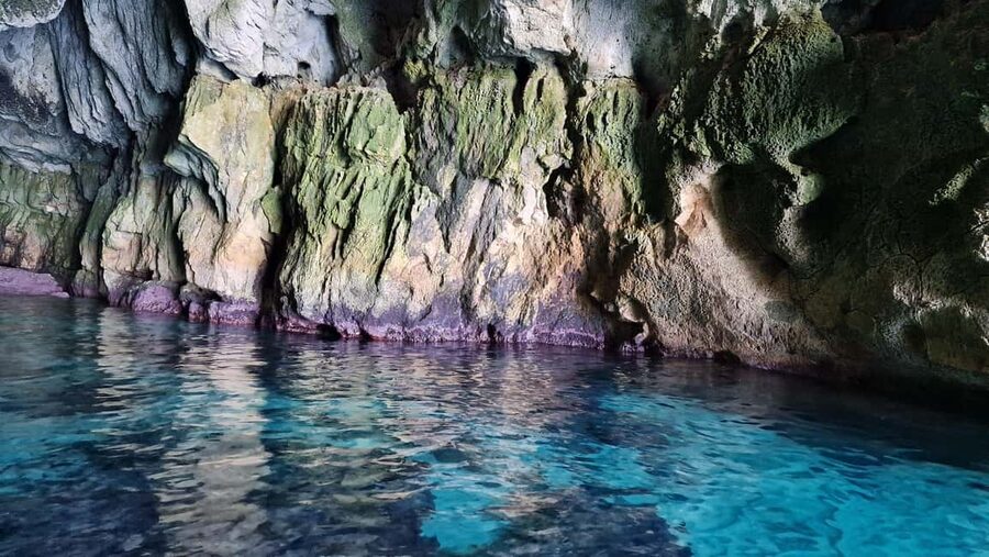 Siracusa: Ortigia & Sea Caves Boat Tour w/ Prosecco & Fruit - Which kind of day suits this boat ride?