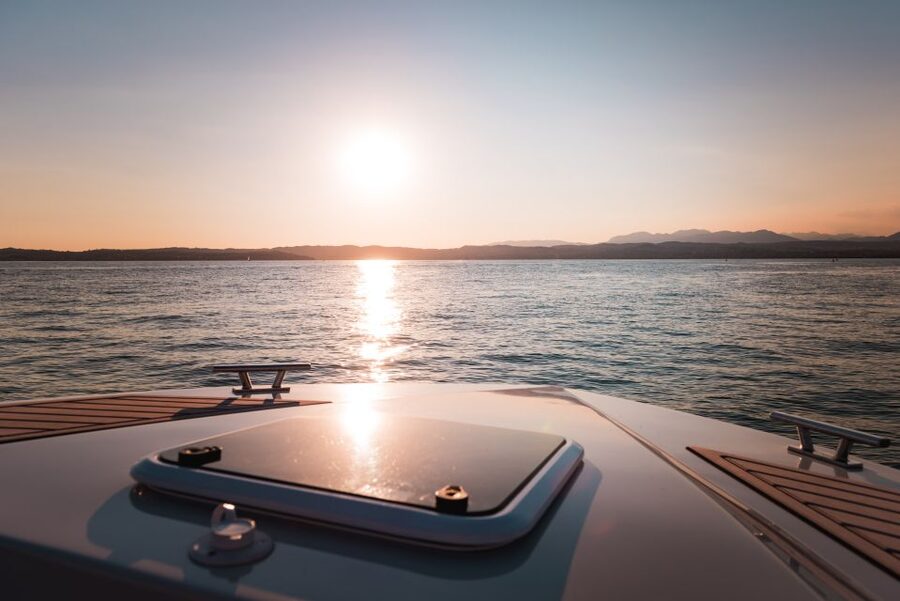 Sirmione: Sunset Boat Cruise with Local Wine - Prosecco, music, and the final sunset run
