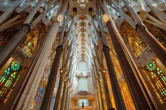 Skip the Line Sagrada Familia Guided Tour & Optional Cava Upgrade - Gaudí’s burial place and the museum highlights