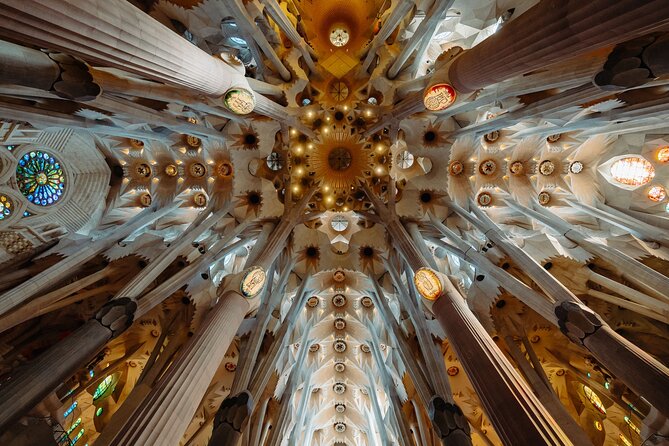 Skip the Line Sagrada Familia Guided Tour & Optional Cava Upgrade - The meeting point, timing, and small details that matter