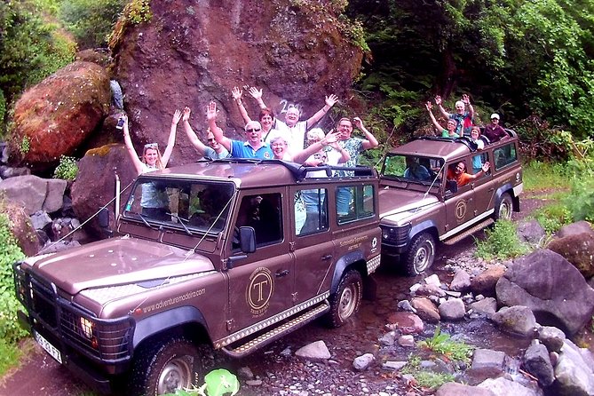 Skywalk with Wines Tasting and Vineyards Half day 4x4 Adventure - Cabo Girão and the glass floor