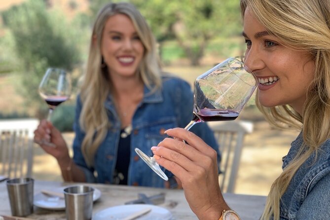 Small-Group Wine Tour to Private Locations in Santa Barbara - Organic lunch, water, and the small comforts