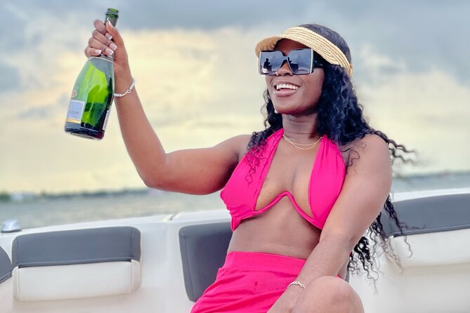 Snorkel & Millionaire Row - Private Miami Boat Tour w/ Drinks - The captain can shape the whole experience