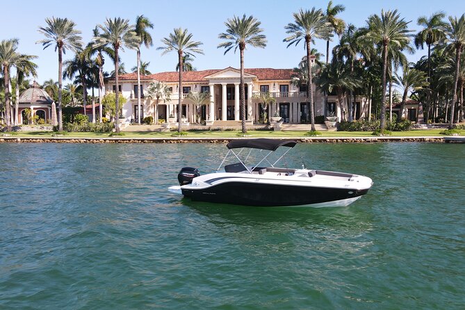 Snorkel & Millionaire Row - Private Miami Boat Tour w/ Drinks - Leaving from 10800 Collins Avenue