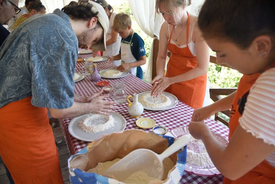 Sorrento: Pizza Lesson, Wine, and Limoncello at a Local Farm - FAQ
