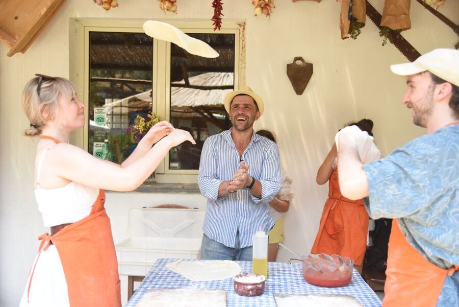 Sorrento: Pizza Lesson, Wine, and Limoncello at a Local Farm - Learning pizza with Anna and the family