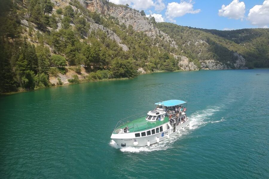 Split: Krka National Park Full-Day Tour with Wine Tasting - Walking the 2-kilometer Skradinski Buk route