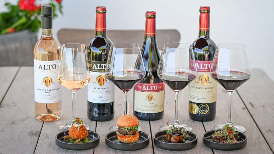 Stellenbosch: All-inclusive Private Wine Tour & Tastings - Boutique wineries, older estates, and a flexible route