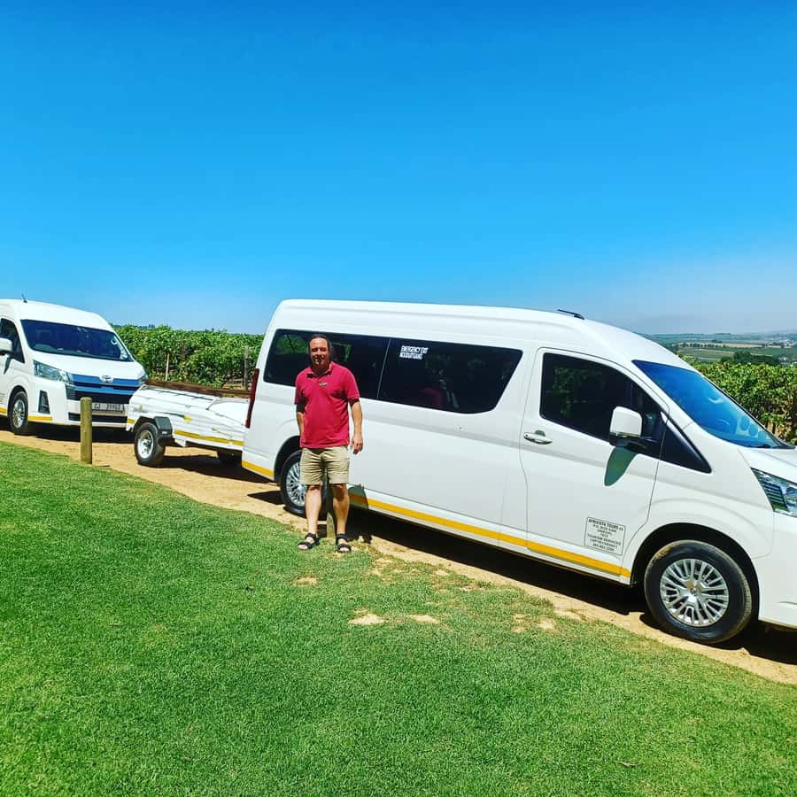 Stellenbosch wine tour, all inclusive of lunch and tastings. - Tasting four different winery styles