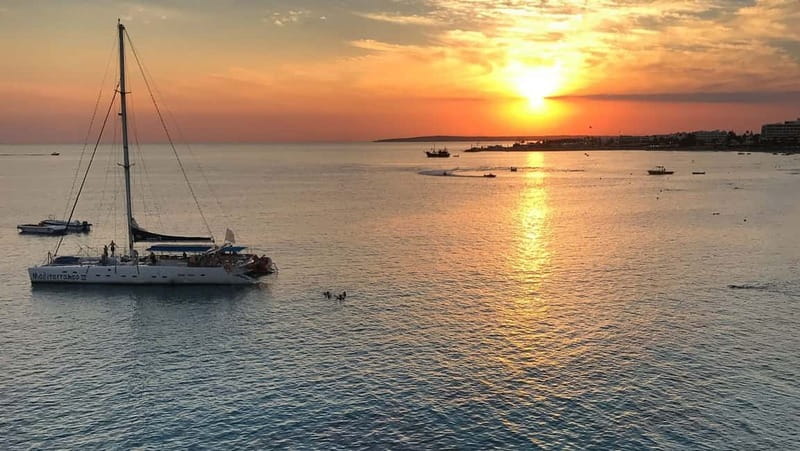 Sunny Beach: Sunset Catamaran Cruise with Dinner & Prosecco - Nessebar after dark and the return across the bay