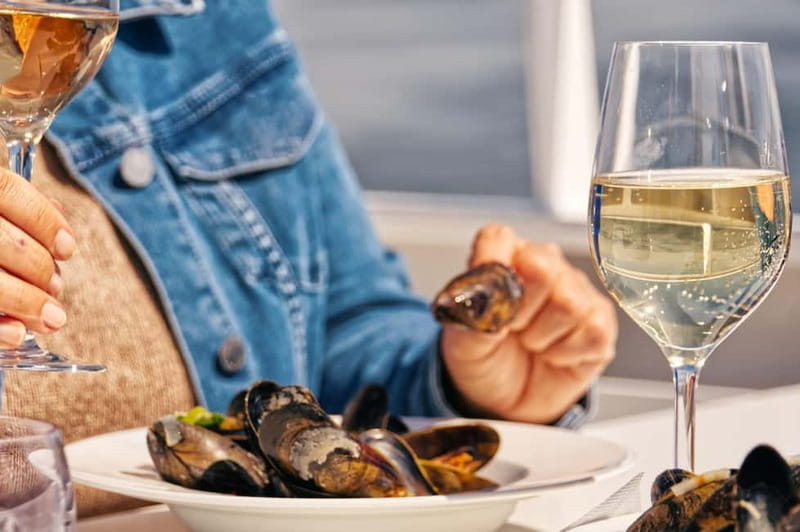 Sylt: Shell safari with boat | incl. Mussel tasting & 1 glass of wine - Why this Sylt boat trip is more than a seafood tasting