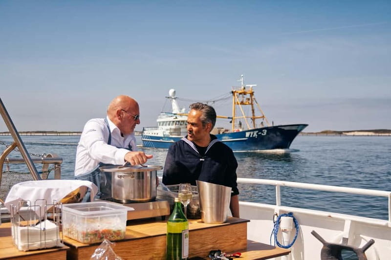 Sylt: Shell safari with boat | incl. Mussel tasting & 1 glass of wine - Who will enjoy this experience most?