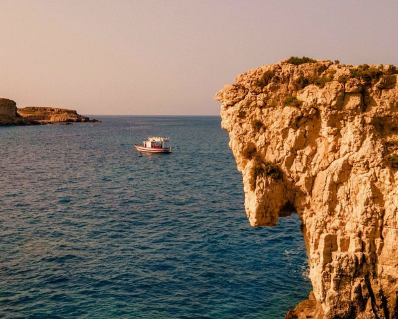 Syracuse: Boat Trip with Lunch, Wine, and Swimming Stops - Circling Ortigia’s historic waterfront