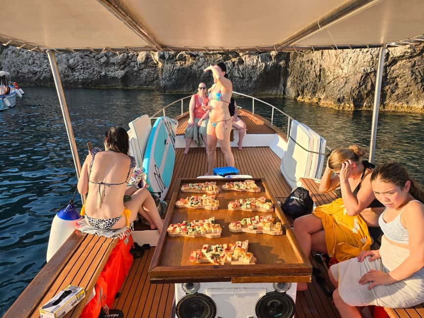 Taormina: Boat Tour with Sicilian Wine Tasting - Who should book this experience?