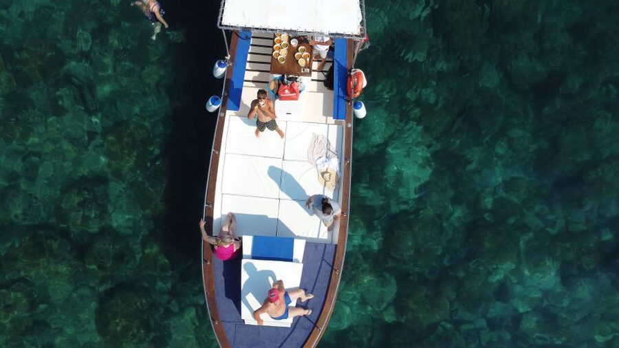 Taormina: Coastal Highlights Cruise with Wine & Food Tasting - Etna wine meets the Taormina coast