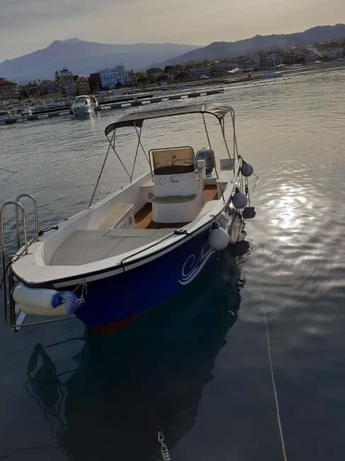 Taormina: Isola Bella Boat Tour with Prosecco Onboard - Leaving Giardini Naxos for Taormina’s coast
