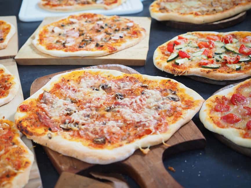 Taormina: Pizza Making Class with Lunch and Wine Tasting - Key points to know