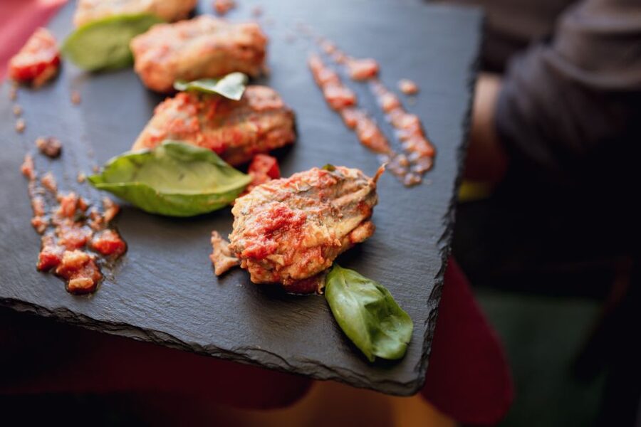Taormina: Shared or Private Food & Wine Walking Tour - Who should book this Taormina food walk?