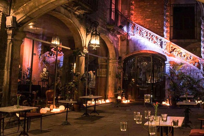 Tapas, Wine and Flamenco Private Tour in Barcelona - Plaça Reial and the first glimpse of Gaudí